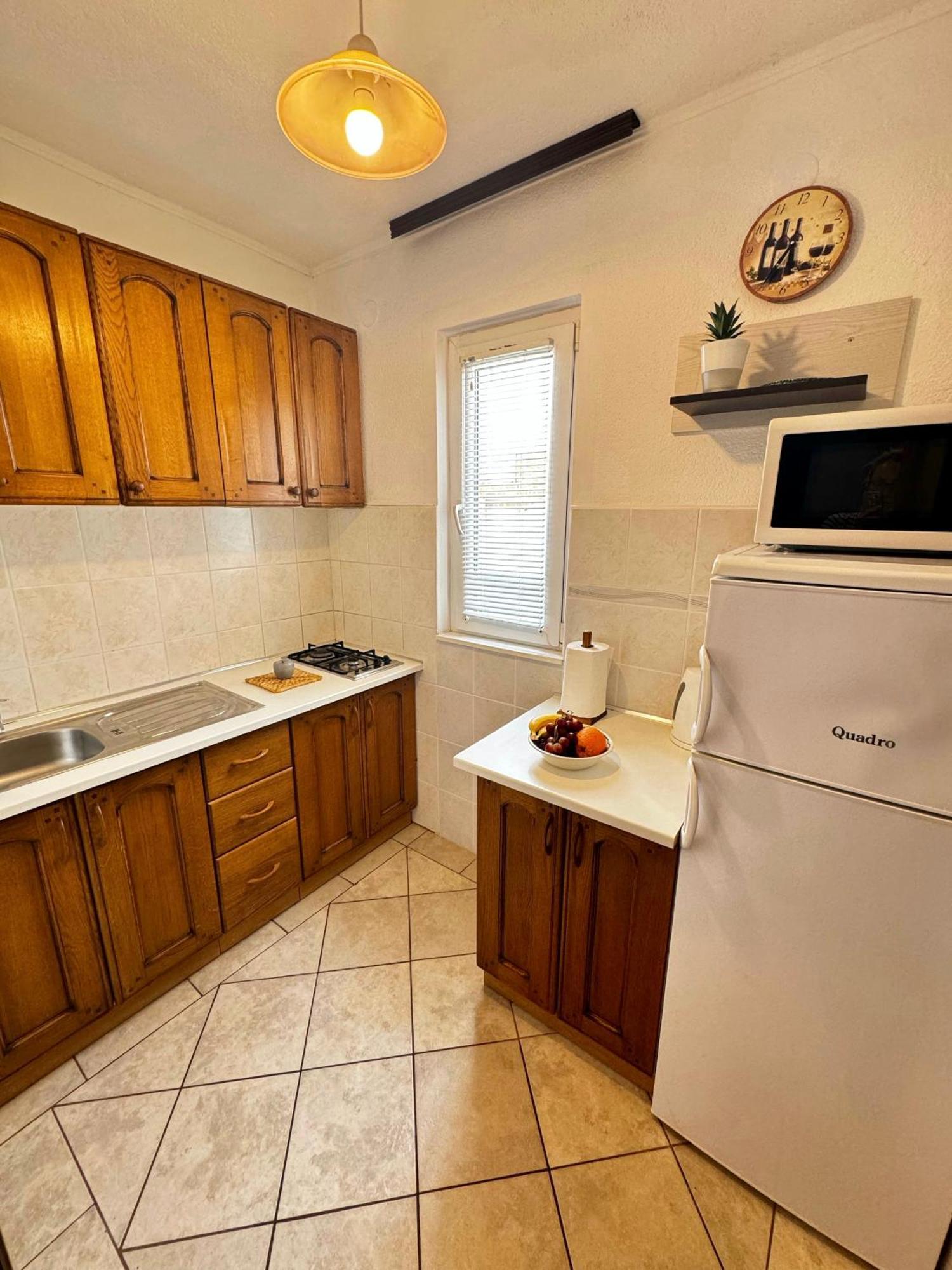 Apartmani Cvangic Vir Exterior photo