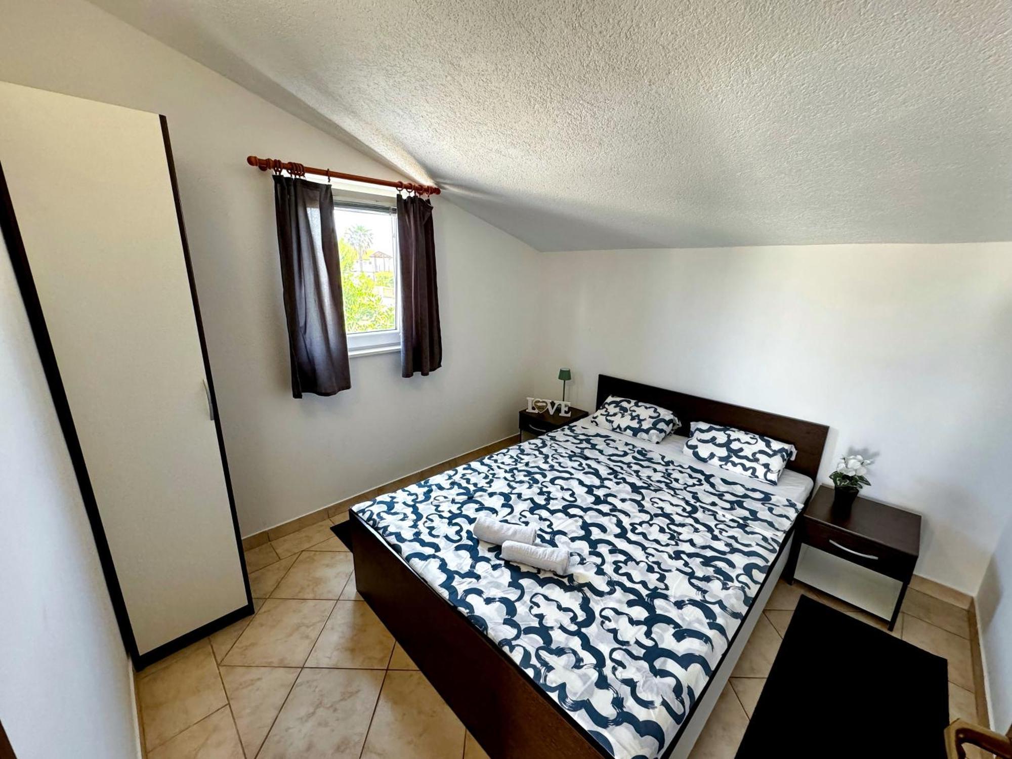 Apartmani Cvangic Vir Exterior photo