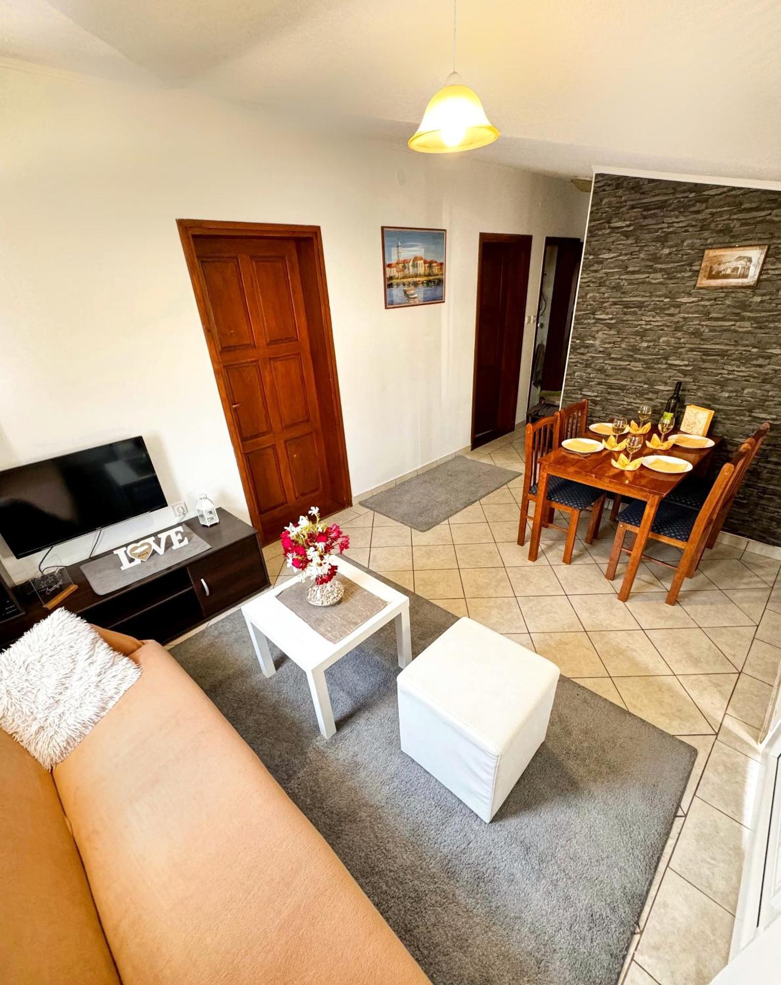 Apartmani Cvangic Vir Exterior photo