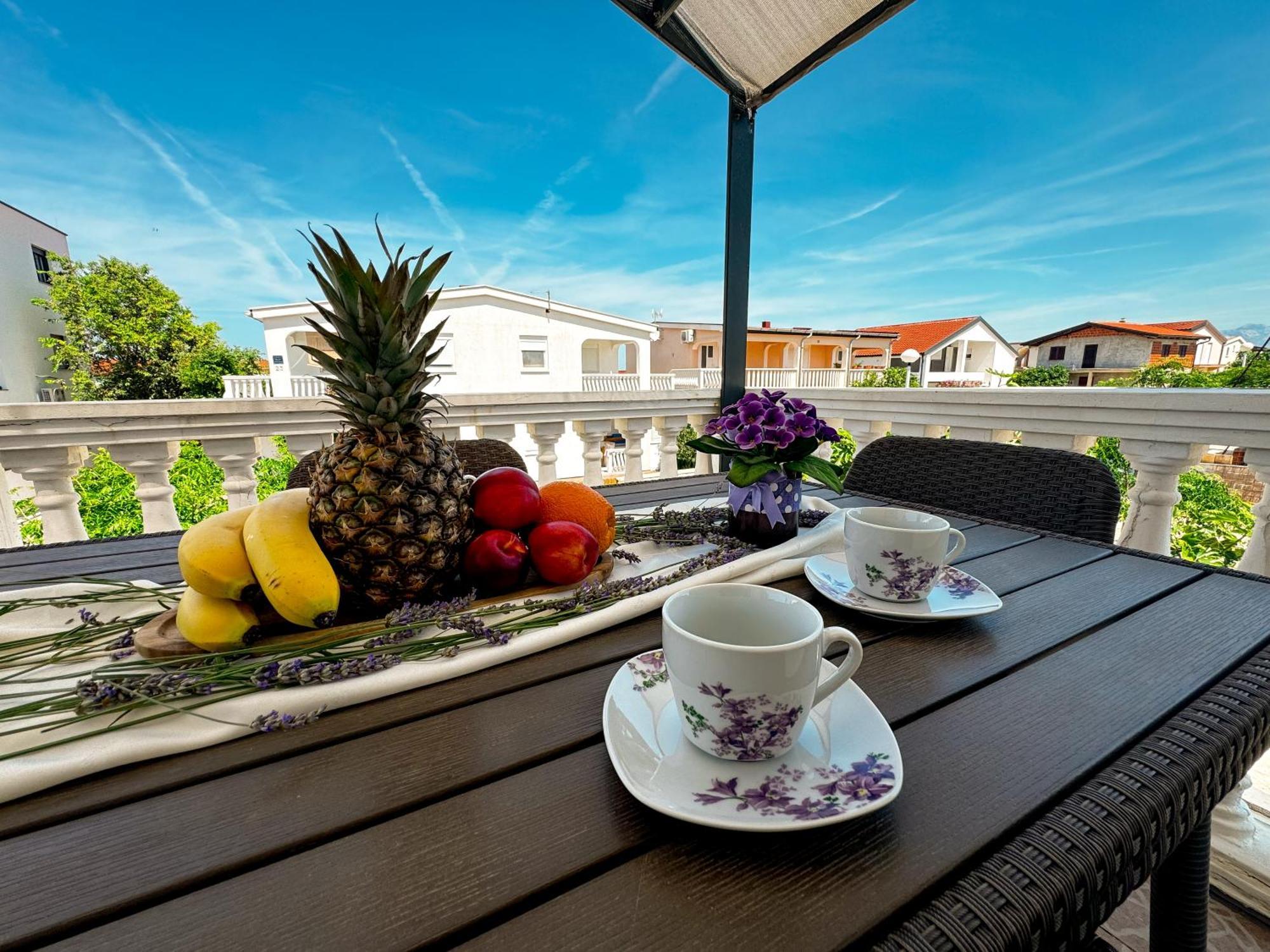Apartmani Cvangic Vir Exterior photo